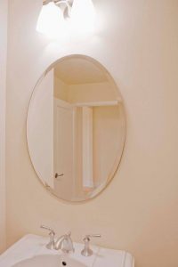 Espelho Bisotado Oval para Banheiro