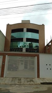 Fachada Residencial em Vidro Espelhado